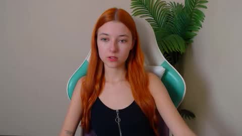 Snapshot of vivien_leight chatting on 18, 11, 2025 Vivien online show from 18, 11, 2025