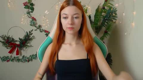 Snapshot of vivien_leight chatting on 17, 12, 2025 Vivien online show from 17, 12, 2025