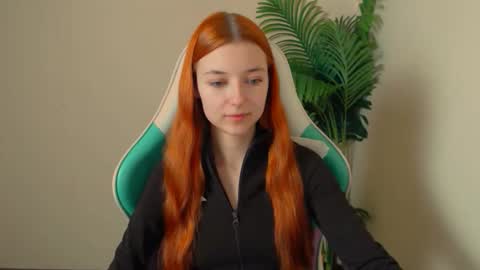 Snapshot of vivien_leight chatting on 2, 2, 2026 Vivien online show from 2, 2, 2026