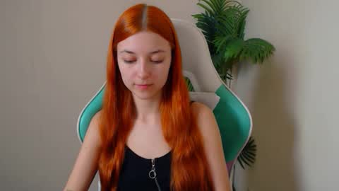 Snapshot of vivien_leight chatting on 2, 3, 2026 Vivien online show from 2, 3, 2026