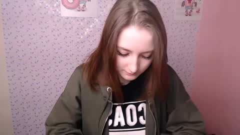 Snapshot of vivienalles_ chatting on 4, 12, 2024 vivienalles_ online show from 4, 12, 2024