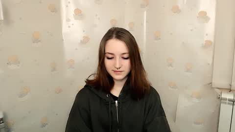 Snapshot of vivienalles_ chatting on 5, 12, 2024 vivienalles_ online show from 5, 12, 2024
