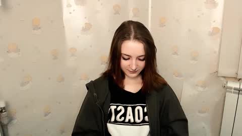 Snapshot of vivienalles_ chatting on 5, 12, 2024 vivienalles_ online show from 5, 12, 2024