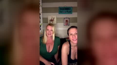 Snapshot of vivienesky chatting on 10, 5, 2026 vivienesky online show from 10, 5, 2026
