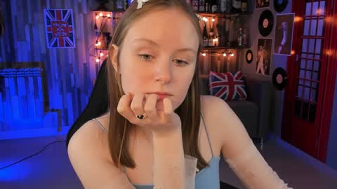 Vivien online show from 12, 12, 2024