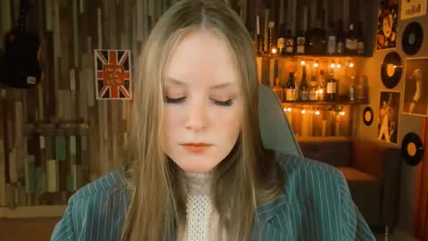 Vivien online show from 20, 2, 2025