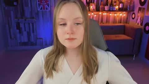 Vivien online show from 28, 2, 2025