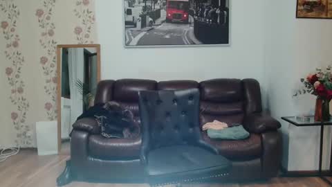 vivienne online show from 20, 2, 2025