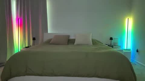 vivienne online online show from 13, 11, 2025