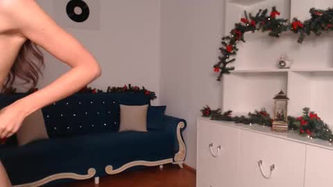 Vivienne online show from 15, 12, 2024