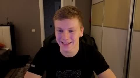 Snapshot of vivienneee777 chatting on 1, 2, 2026 Nikita online show from 1, 2, 2026