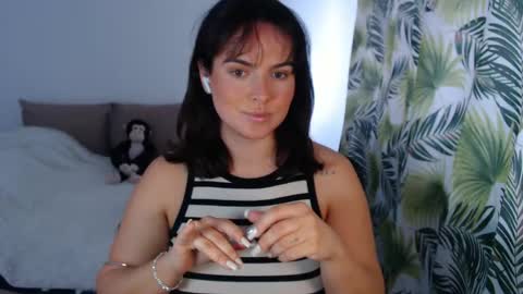 Snapshot of viviroses chatting on 2, 5, 2026 ViviRoses online show from 2, 5, 2026