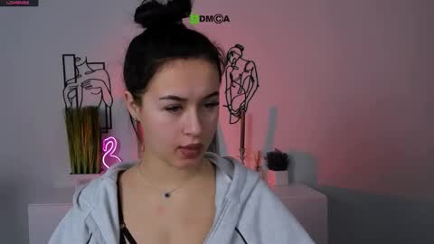 Snapshot of vivy_star chatting on 19, 10, 2025 vivy_star online show from 19, 10, 2025
