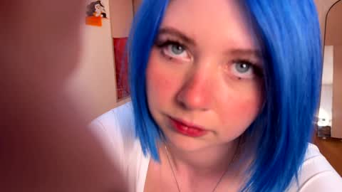 Polly  Online mostly at 9pm-2am UK Time online show from 6, 2, 2025