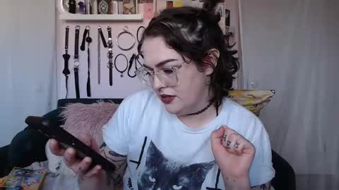 Snapshot of vixinvvitch chatting on 11, 10, 2025 VIXIN online show from 11, 10, 2025