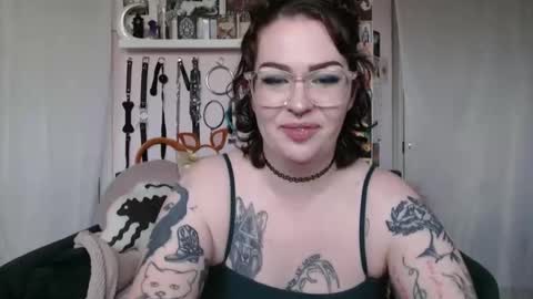 Snapshot of vixinvvitch chatting on 29, 10, 2025 VIXIN online show from 29, 10, 2025