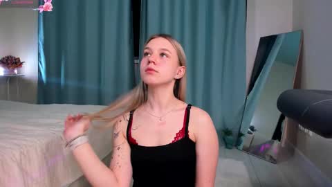 Snapshot of vixypickme chatting on 14, 3, 2026 Mila online show from 14, 3, 2026