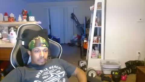 Snapshot of volumebbc chatting on 25, 11, 2025 AlwaysAvibe online show from 25, 11, 2025