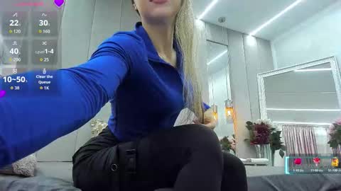 Snapshot of von_dee chatting on 26, 9, 2025 von_dee online show from 26, 9, 2025