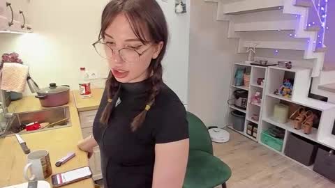 voyliza online show from 5, 10, 2025