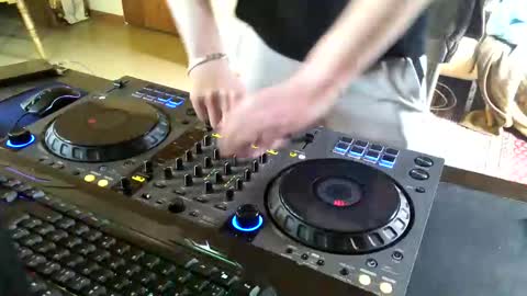 Snapshot of vybzkartel1987 chatting on 4, 4, 2026 VybzKartel online show from 4, 4, 2026