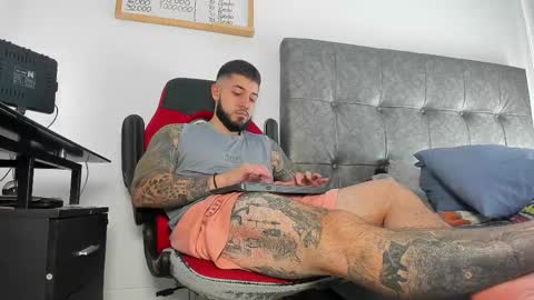 vyxen_ online show from 27, 3, 2026