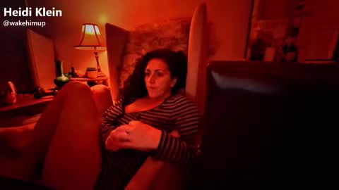 Snapshot of wakehimup chatting on 26, 11, 2025 wakehimup online show from 26, 11, 2025