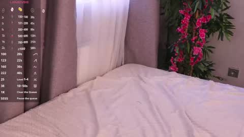  Lina online show from 7, 5, 2026