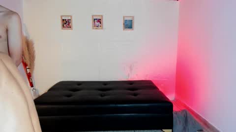 Sofia  Thiago online show from 5, 3, 2026