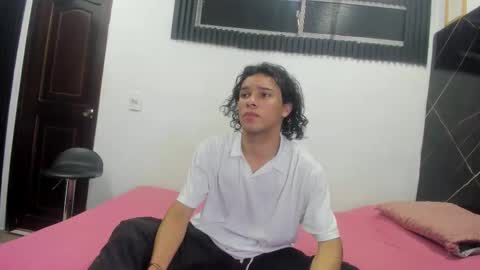 wallis_ online show from 3, 12, 2025