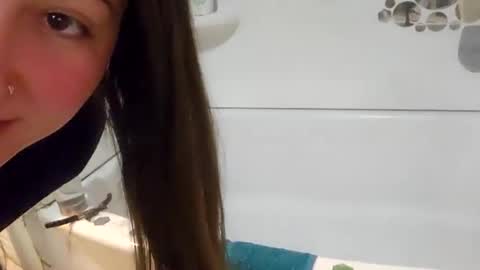 Snapshot of walnut4u chatting on 13, 1, 2025 Walnut4u online show from 13, 1, 2025