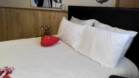 Snapshot of wanderlustgaal chatting on 10, 9, 2025 wanderlustgaal online show from 10, 9, 2025