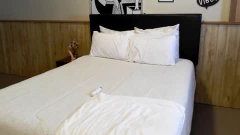 Snapshot of wanderlustgaal chatting on 7, 10, 2025 wanderlustgaal online show from 7, 10, 2025