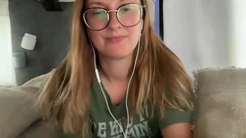 Snapshot of wanderlustjade chatting on 6, 4, 2026 Jade Adonis online show from 6, 4, 2026