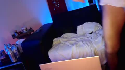 wantmymantofukme online show from 18, 11, 2025