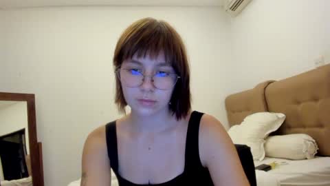 Snapshot of warm_june chatting on 2, 2, 2025 June online show from 2, 2, 2025