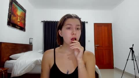 Snapshot of warm_june chatting on 11, 2, 2025 June online show from 11, 2, 2025