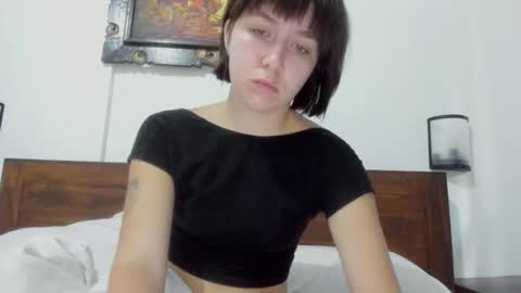 Snapshot of warm_june chatting on 25, 2, 2025 June online show from 25, 2, 2025