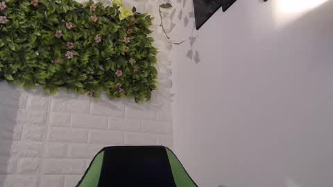 Snapshot of we_n_you chatting on 11, 2, 2025 Trixie 3 online show from 11, 2, 2025