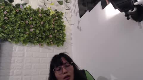 Snapshot of we_n_you chatting on 13, 2, 2025 Trixie 3 online show from 13, 2, 2025