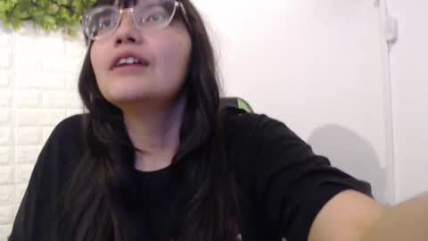 Snapshot of we_n_you chatting on 18, 2, 2025 Trixie 3 online show from 18, 2, 2025