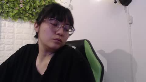 Snapshot of we_n_you chatting on 20, 2, 2025 Trixie 3 online show from 20, 2, 2025
