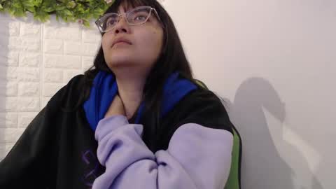 Snapshot of we_n_you chatting on 21, 2, 2025 Trixie 3 online show from 21, 2, 2025