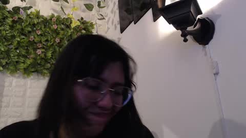 Snapshot of we_n_you chatting on 28, 2, 2025 Trixie 3 online show from 28, 2, 2025