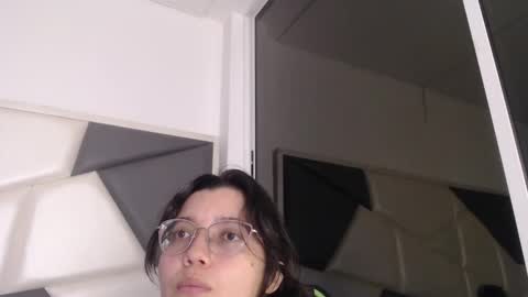 Snapshot of we_n_you chatting on 4, 10, 2025 Trixie 3 online show from 4, 10, 2025