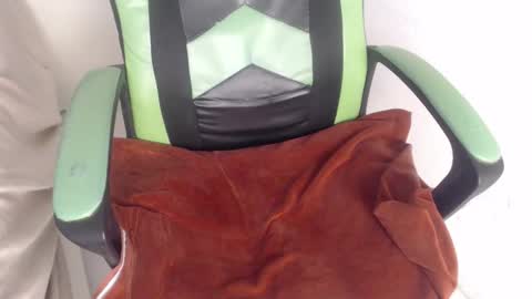 Snapshot of we_n_you chatting on 20, 10, 2025 Trixie 3 online show from 20, 10, 2025