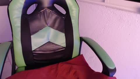 Snapshot of we_n_you chatting on 28, 10, 2025 Trixie 3 online show from 28, 10, 2025