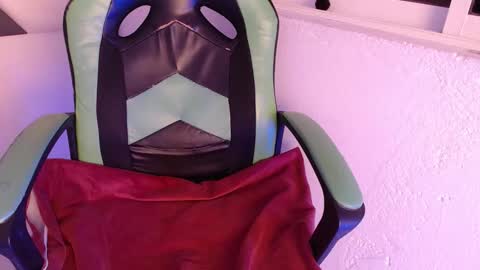 Snapshot of we_n_you chatting on 31, 10, 2025 Trixie 3 online show from 31, 10, 2025