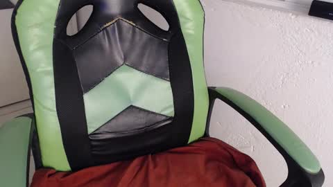 Snapshot of we_n_you chatting on 6, 11, 2025 Trixie 3 online show from 6, 11, 2025