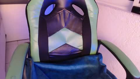 Snapshot of we_n_you chatting on 16, 11, 2025 Trixie 3 online show from 16, 11, 2025